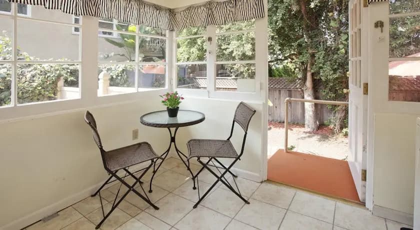 Hollywood Beachwood Retreat by LuxPads - photo 5