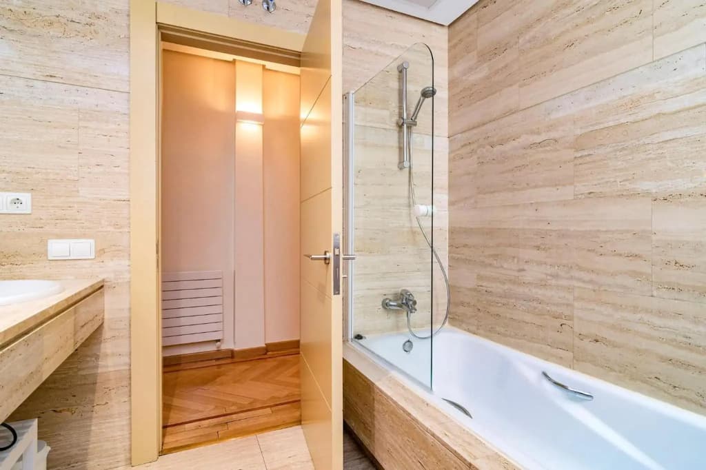 Velazquez Suites - photo 20