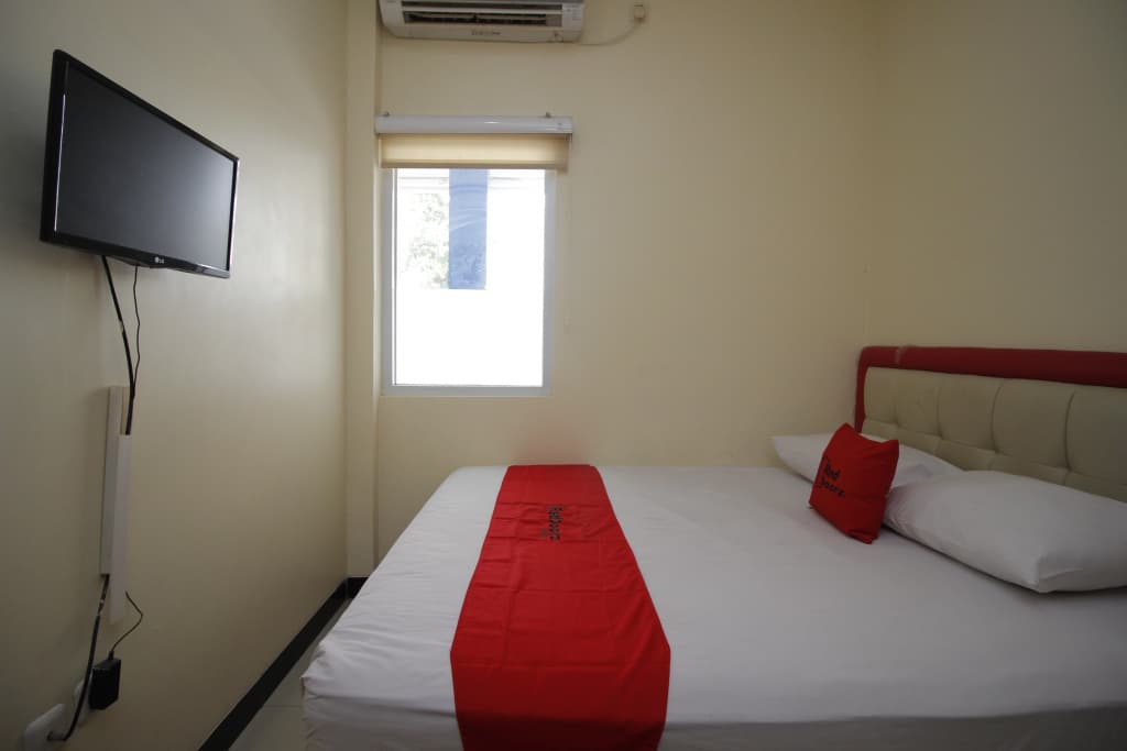 RedDoorz Plus @ Jalan Pemuda Jakarta - photo 6
