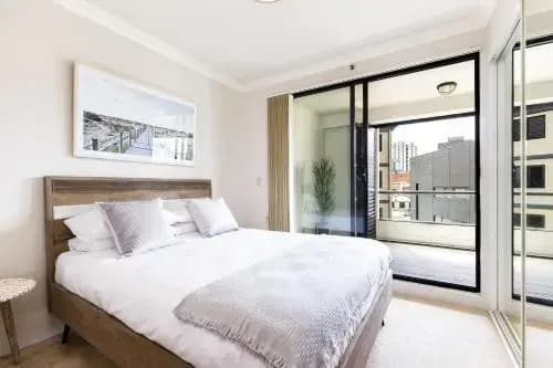 Surry Hills Fully Self Contained Modern 1 Bed Apartment (1012ELZ) - photo 5