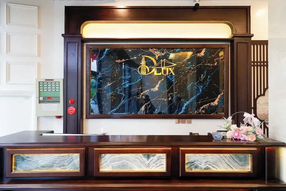 D'Lux Hotel - photo 2