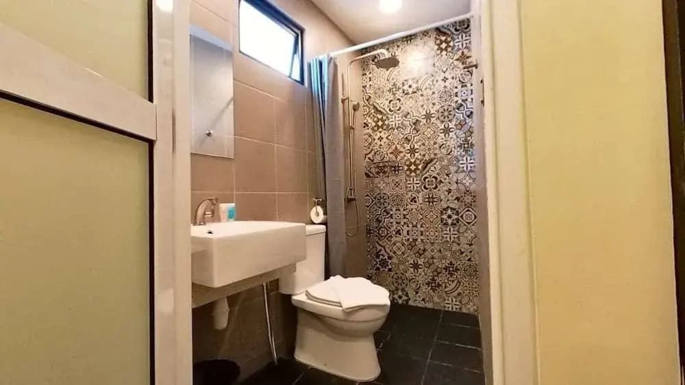 Bishop Hotel - photo 9