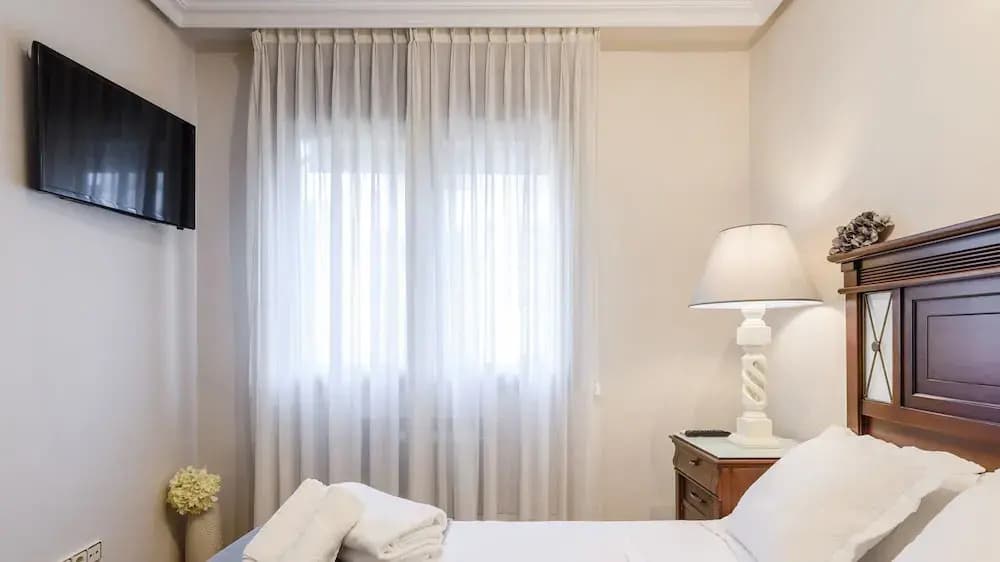 Charming Arguelles Apartment - photo 4