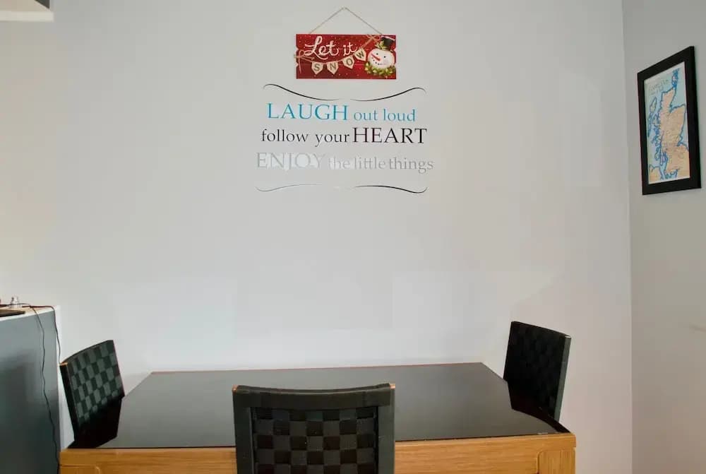 2 Bedroom Flat With Private Garden - photo 2