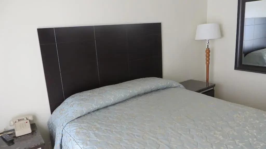 Trylon Hotel - photo 13
