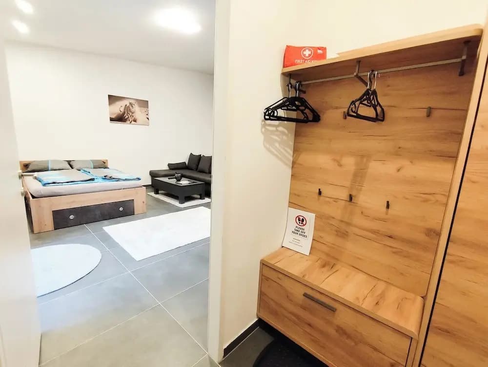 Cozy Apartment with Free Parking - photo 10