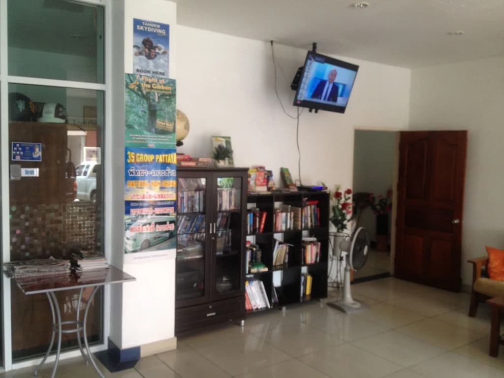 Jomtien Hostel - photo 12