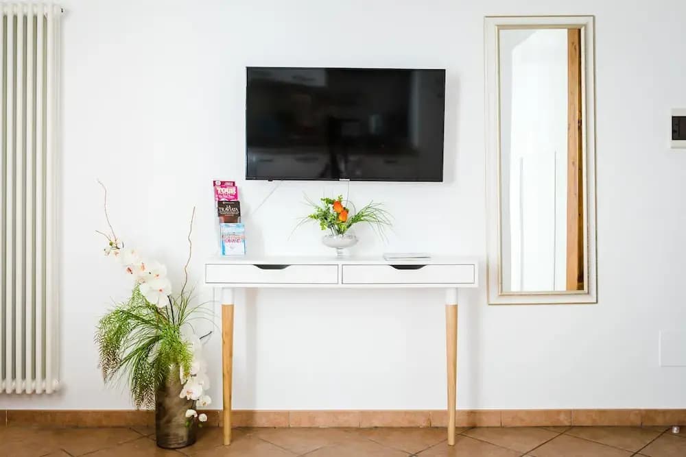 Florence Liona Apartments - photo 11