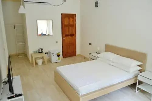 Three Hearts Guesthouse - photo 8