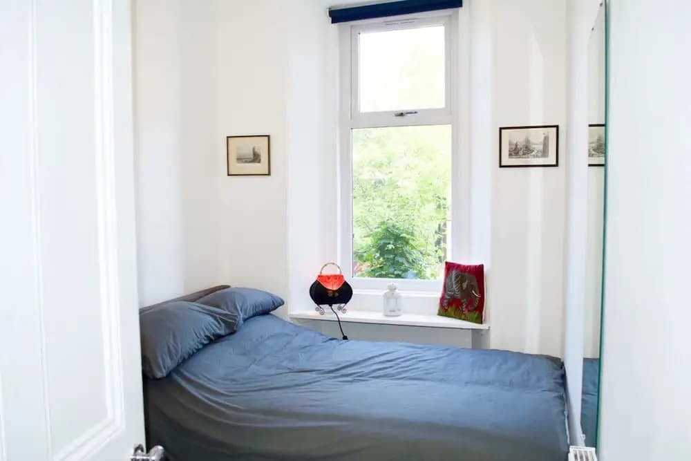 Bright And Comfortable 2 Bedroom Flat - photo 9