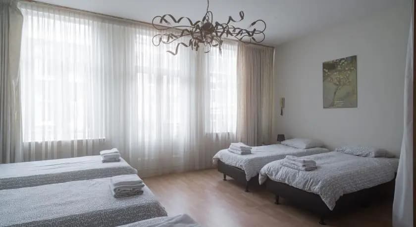 Studio Vondelpark Adjacent Eerste Helmersstraat - photo 3