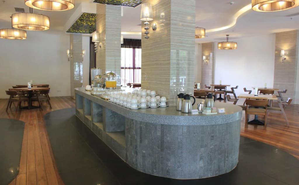 Livingston Hotel - photo 12
