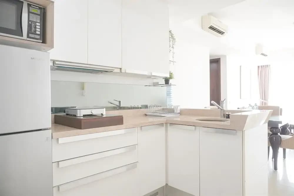 Cozy 2Br At Kemang Village Apartment - photo 13