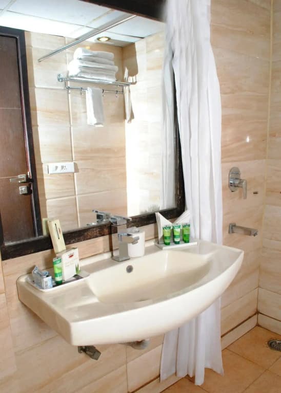 The Gold Inn Paharganj - photo 9