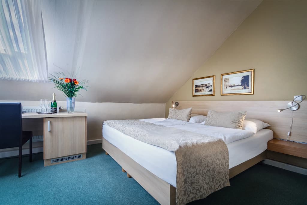 Hotel Taurus - photo 20