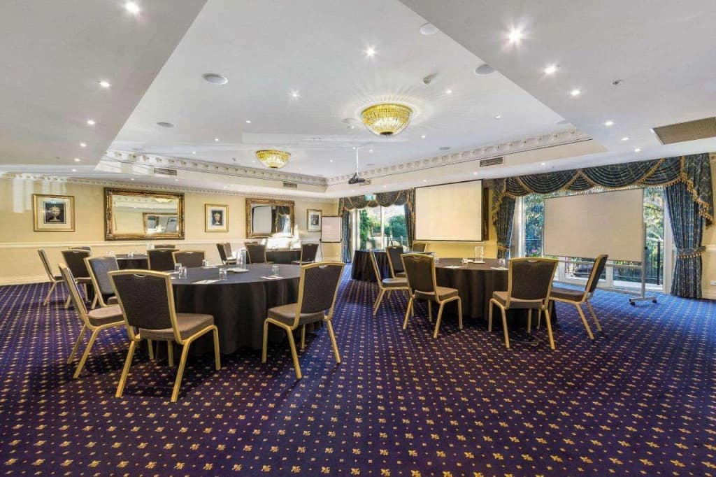 Canterbury International Hotel - photo 23