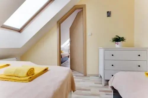 Jane's Attic Apartment - photo 3