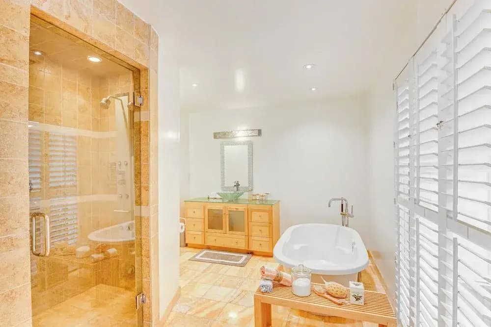 Private Pool, Mtn & Lake View! Los Angeles Home - photo 8