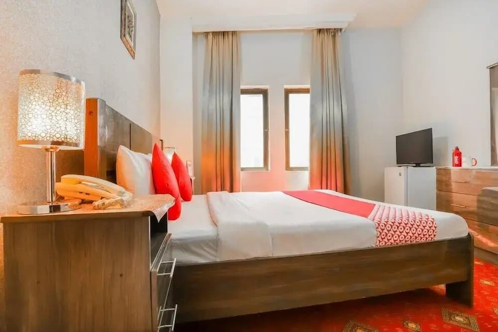 Vienna Hotel by OYO Rooms - photo 2
