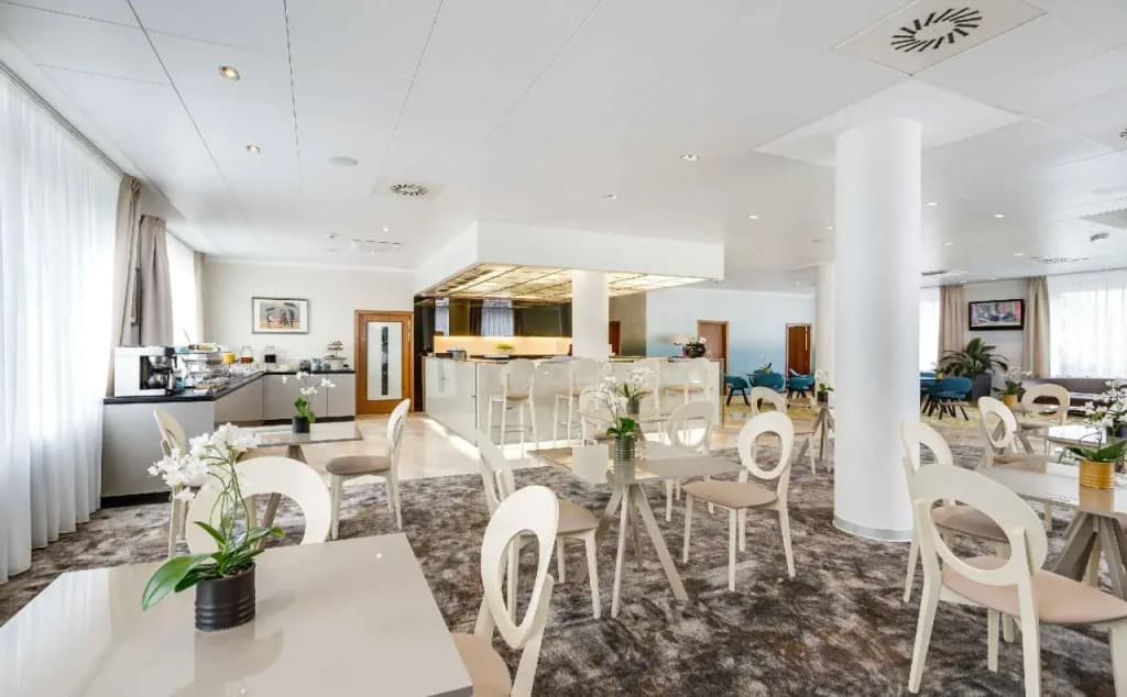 Hotel Silenzio - photo 41