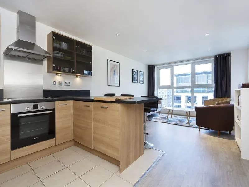 Veeve  2 Bed Flat With Views Imperial Wharf Fulham - photo 4