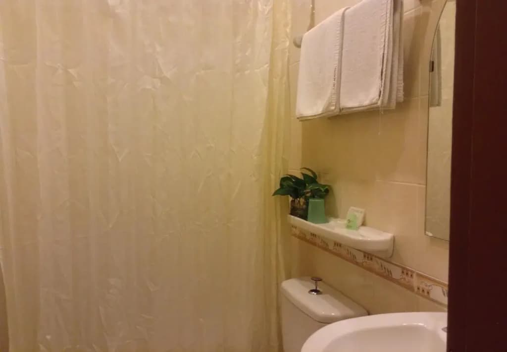Lai Lai Hotel - photo 8