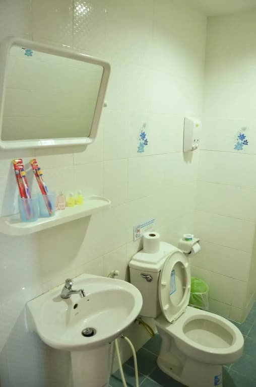 Phuket Iyh Express Hostel - photo 8
