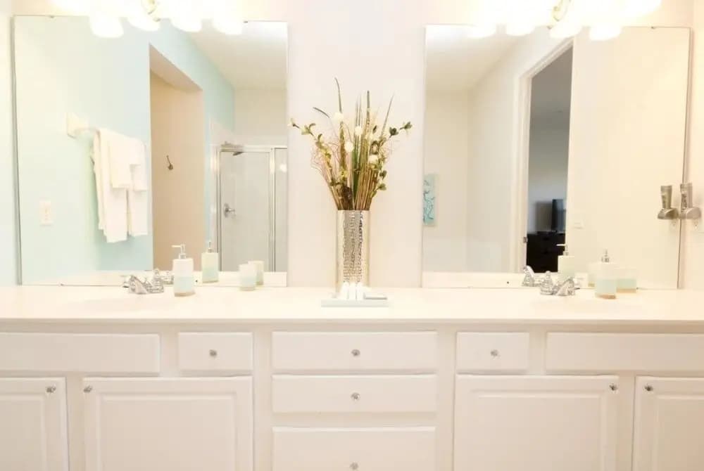 Lake View Vista Cay 3 Bed 2 Bath Condo 3 Bedroom Condo - photo 7