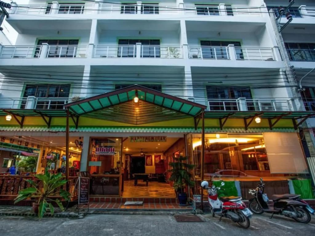 Triple Rund Place Hotel - photo 1