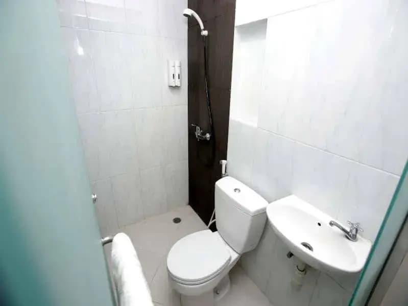 RedDoorz UOB Plaza - photo 4