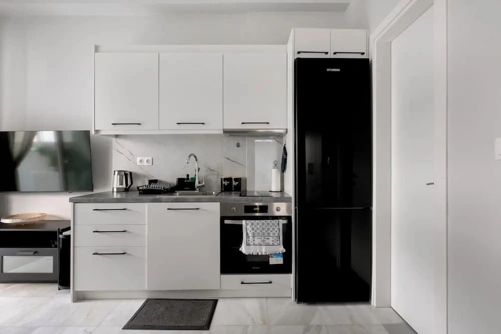 Kolonaki Cocoon - 2-BR Stylish Apt - photo 18