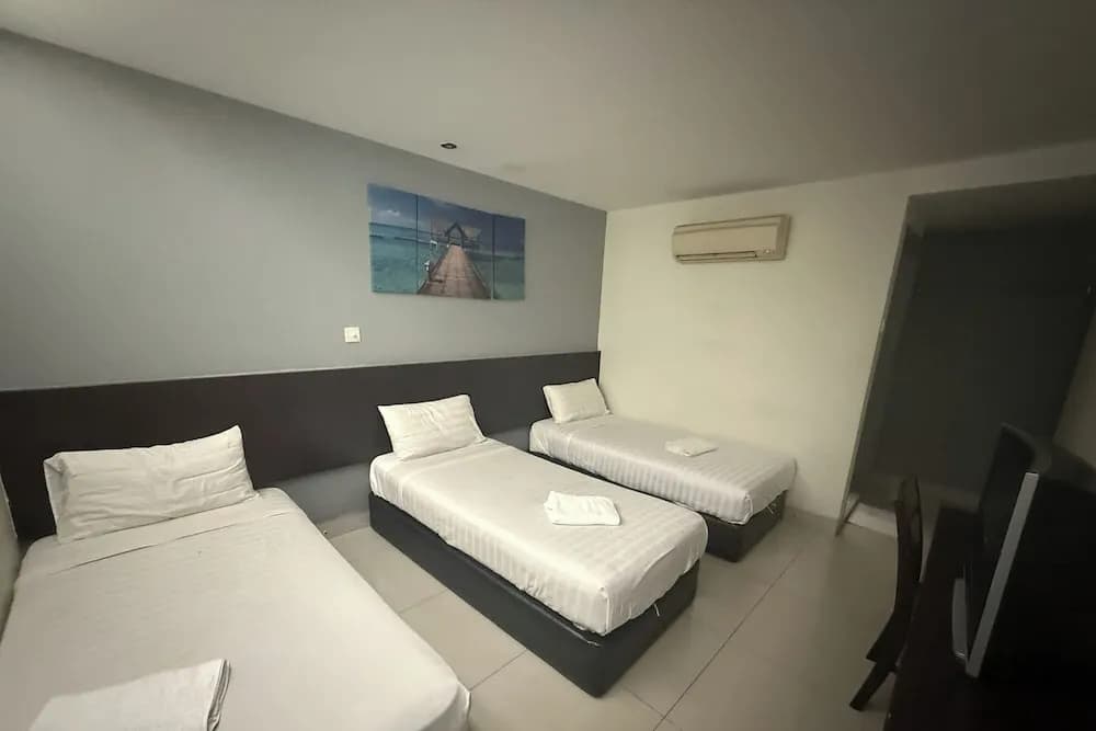 Tiong Nam Hotel Near Pasir Gudang - photo 26