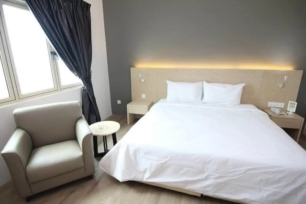 Summit Signature Hotel Batu Pahat - photo 3