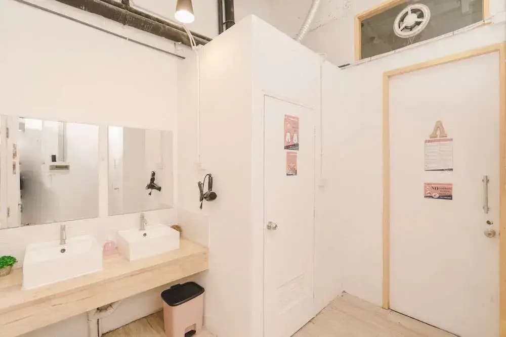 Liberta Hostel - photo 8