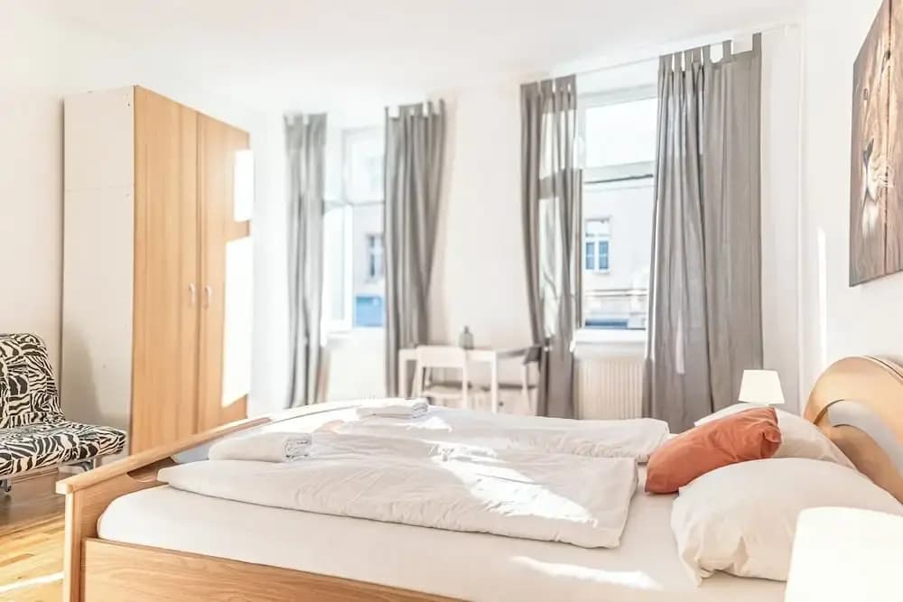 3BR Belvedere Bookable for Long Stays - photo 7