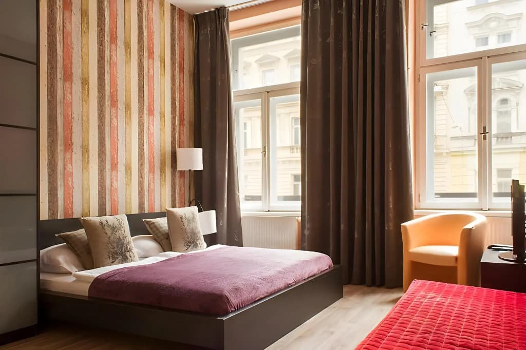 Royal Court Apartments - photo 4