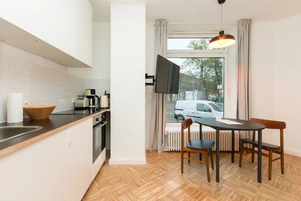 Primeflats - Apartments Aroser Allee - photo 4
