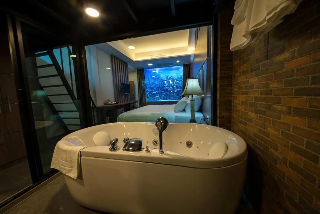 V20boutique Jacuzzi Hotel - photo 44