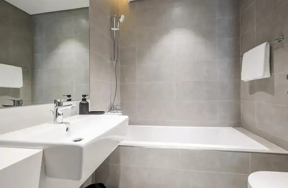 Elite LUX Holiday Homes - Lagoon View 1 BR Luxury Oasis in MBR Dubai - photo 8