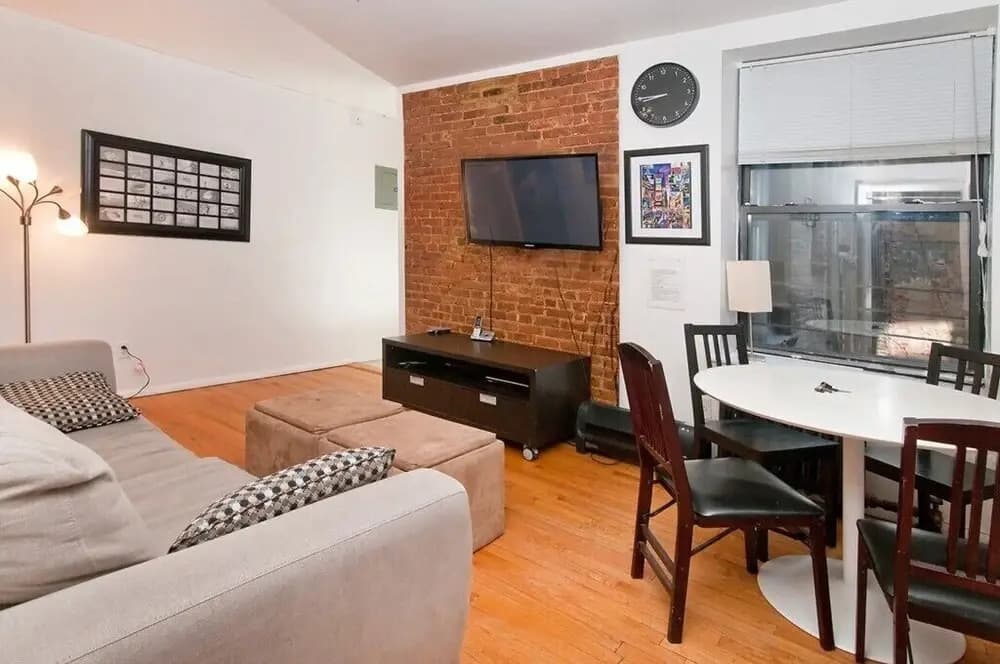 Spacious 2 BR - Upper East / 329#13 - photo 6