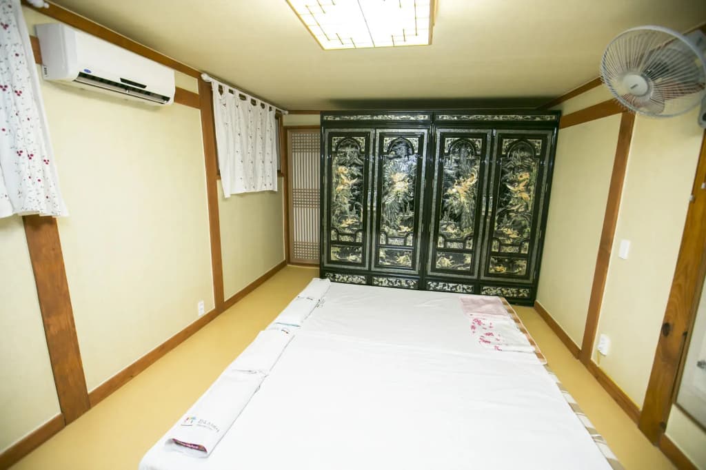 Bukchonmaru Hanok Guesthouse - photo 2