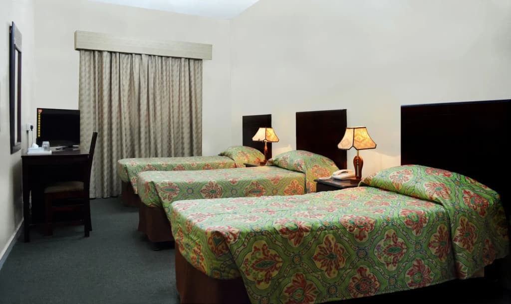 Galaxy Plaza Hotel - photo 2