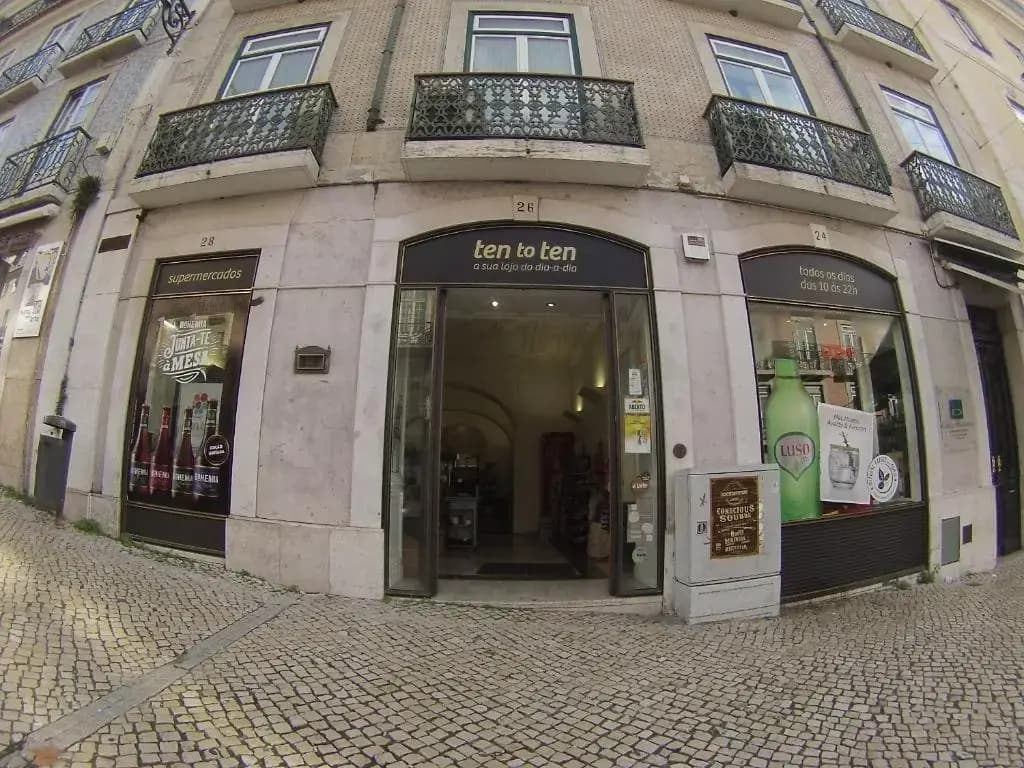 A window to Lisboa II - photo 1