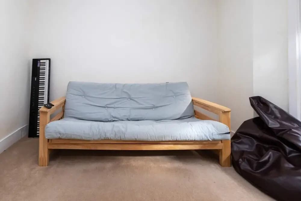 Spacious 1BD Flat w/ Garden - Hammersmith! - photo 5