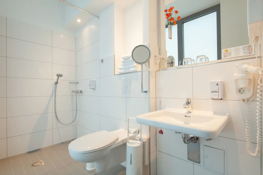 Hotel Kastanienhof Berlin - photo 9