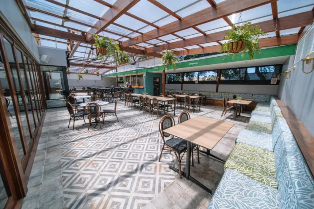 Southern Cross Hotel - photo 8