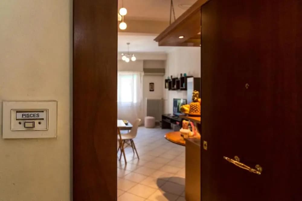 Pisces City Center Apartment - photo 2
