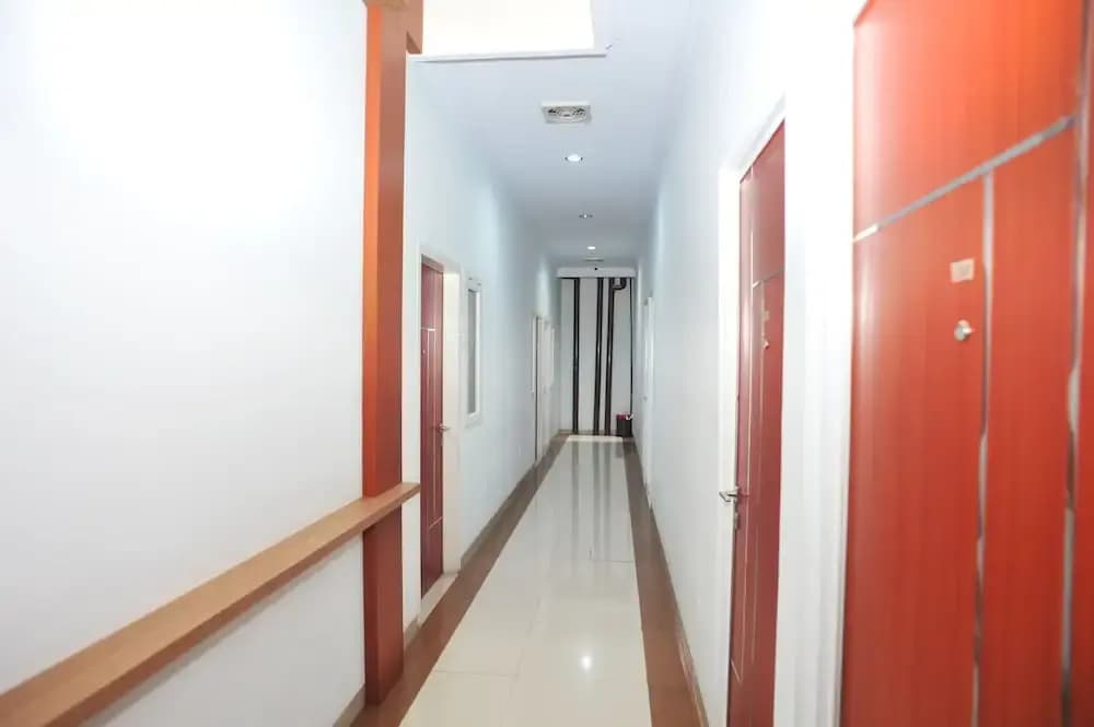 Airy Tebet Utara Jakarta - photo 11