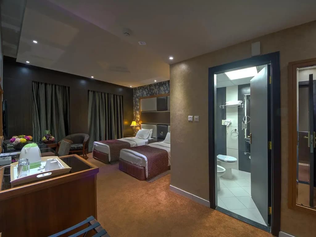 Vendome Plaza Hotel - photo 13