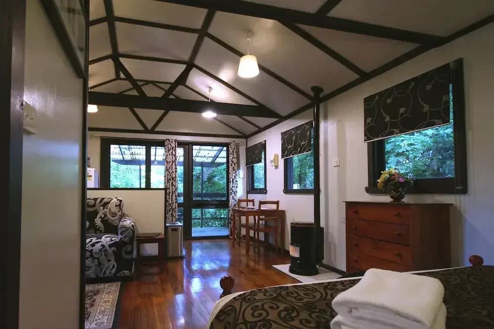 Tudor Cottages Mt Dandenong - photo 19